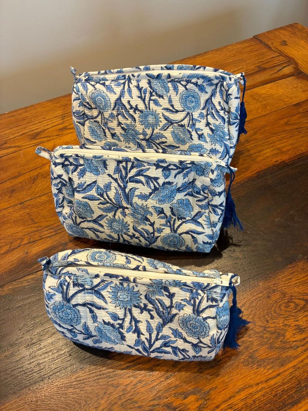 Woodblock Blue Floral Quilted Makeup Bag Set