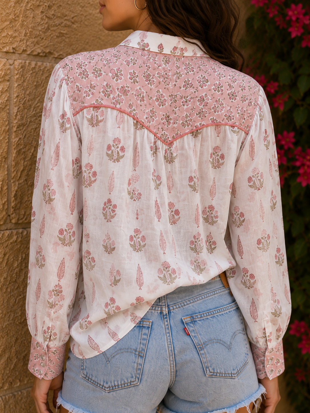 Long sleeve western style shirt in cotton voile, with a beautiful wood block print