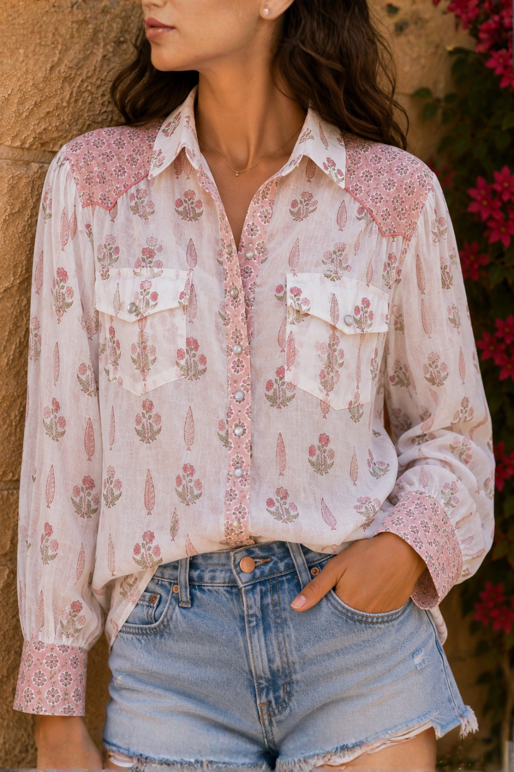 Long sleeve western style shirt in cotton voile, with a beautiful wood block print